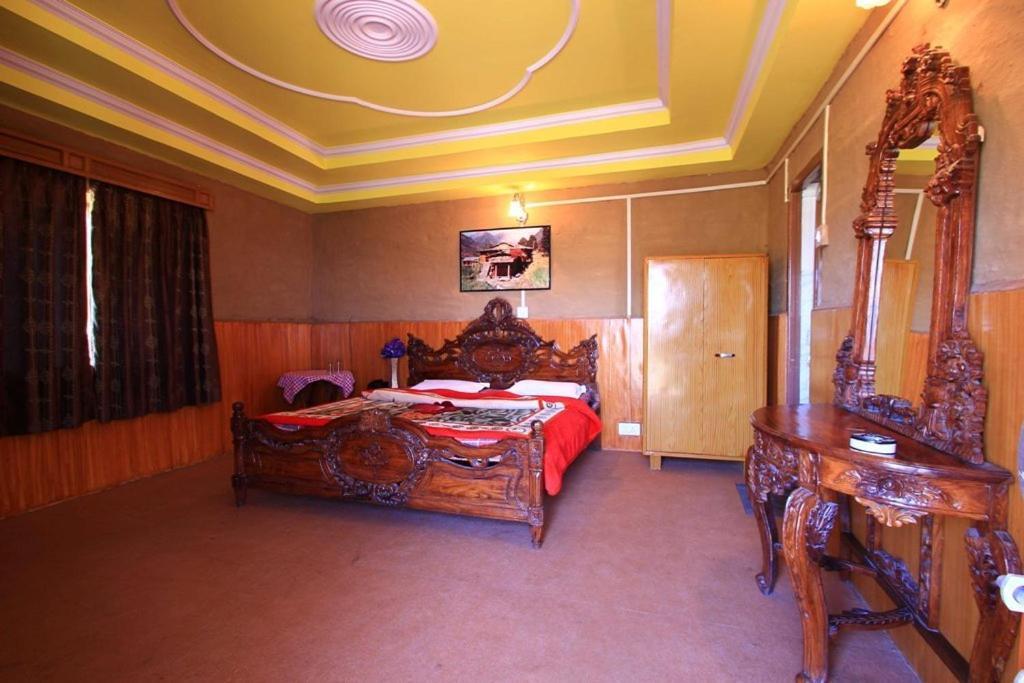 Oyo 43476 Vatika Resort Šimla Pokoj fotografie